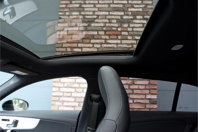 Mercedes-Benz CLA-KLASSE Shooting Brake 250 e AMG Line Aut8 | Facelift | Panoramadak | Distronic+ | Memory | Verwarmd Stuuwiel | Leder | HUD | Sfeerverlichting | Augmented Reality | Surround Camera | Keyless Go |