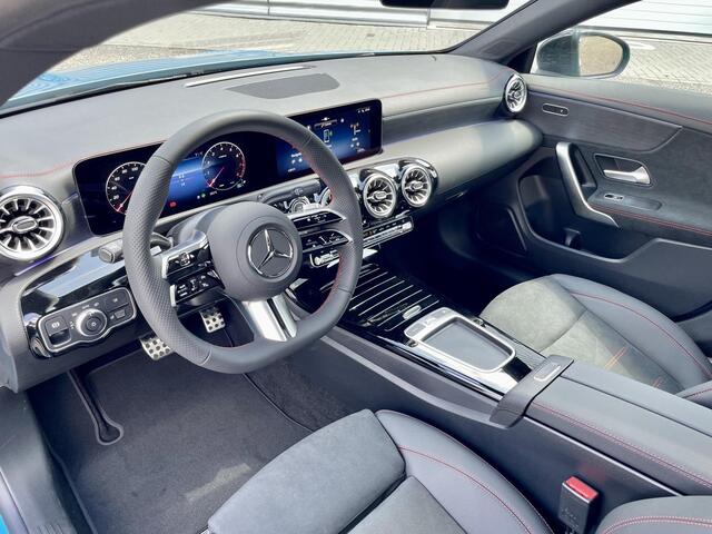 Mercedes-Benz CLA-KLASSE 180 Star Edition AMG Line | Night Pakket | Winter Pakket | 19 inch Multispaaks AMG Velgen | Panoramadak | MULTIBEAM LED Koplampen | Dodehoekassistent | Apple CarPlay