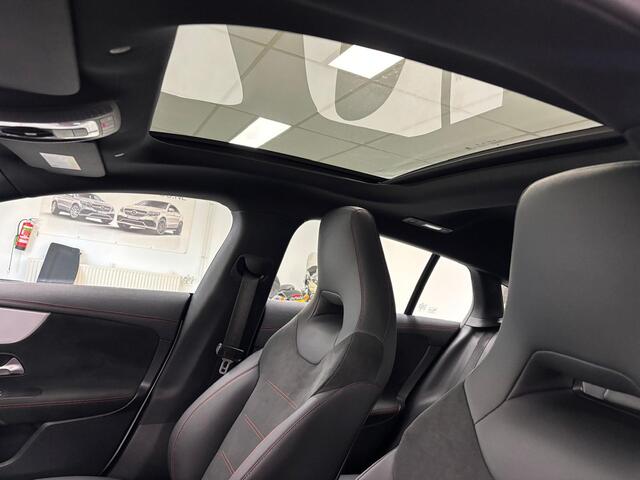 Mercedes-Benz CLA-KLASSE Shooting Brake 200 AMG Line Panorama Led Camera Keyless go Widescreen