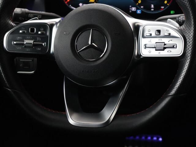 Mercedes-Benz CLA-KLASSE 180d Business Solution AMG | Stoelverwarming | Carplay | Camera | Leder/Alcantara | Navigatie | Widescreen | Sfeerverlichting | Designo Mountaingrijs Magno