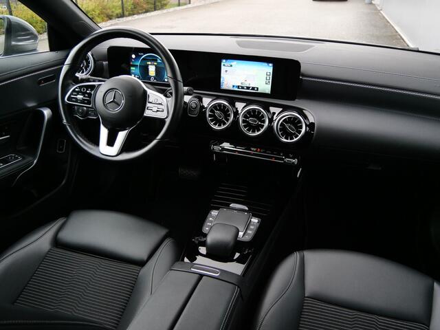 Mercedes-Benz CLA-KLASSE Shooting Brake 250 e Luxury Line 218 Pk Automaat Navi / Camera / Apple Carplay / DAB