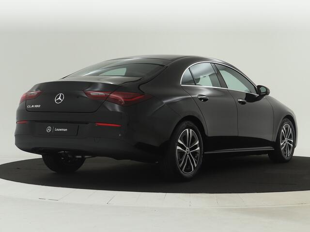 Mercedes-Benz CLA-KLASSE 180 Star Edition | Parkeerpakket met achteruitrijcamera | KEYLESS GO | Dodehoekassistent | USB pakket plus | Verwarmde stoelen vooraan |