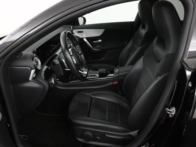 Mercedes-Benz CLA-KLASSE Shooting Brake 250e AMG Night | Panoramadak | Adaptive cruise | Head-Up | Carplay | Stoelverwarming | Trekhaak | Leder/Alcantara | Widescreen | Full LED