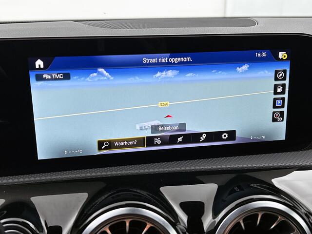 Mercedes-Benz CLA-KLASSE Shooting Brake 180 AMG Line | Panoramadak | Achteruitrijcamera | Nightpakket | Sfeerverlichting | Inclusief 24 maanden MB Certified garantie voor Europa.