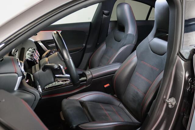 Mercedes-Benz CLA-KLASSE 220 4MATIC Premium Plus, AMG, Panoramadak, Burmester, Sfeerverlichting, Alcantara,