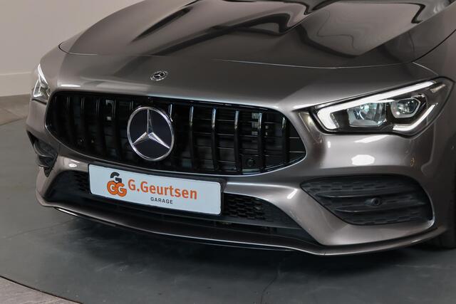 Mercedes-Benz CLA-KLASSE 220 4MATIC Premium Plus, AMG, Panoramadak, Burmester, Sfeerverlichting, Alcantara,