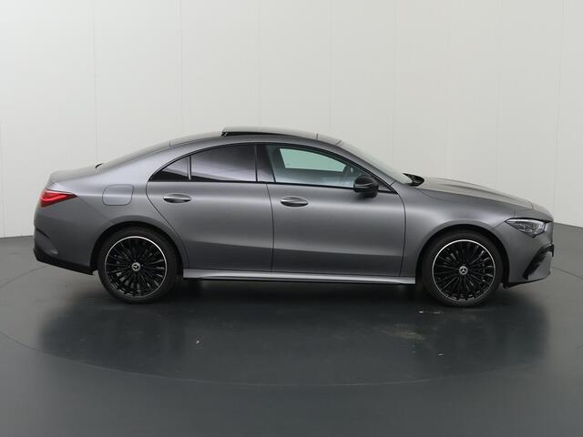 Mercedes-Benz CLA-KLASSE 250 e AMG Line | Night | Panoramadak | Multibeam | Stoelverwarming | Sfeerverlichting |