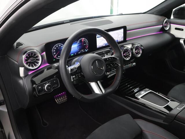 Mercedes-Benz CLA-KLASSE 250 e AMG Line | Night | Panoramadak | Multibeam | Stoelverwarming | Sfeerverlichting |