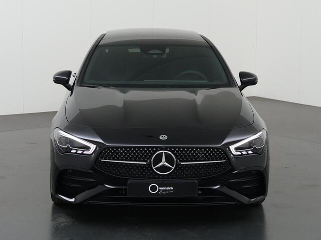 Mercedes-Benz CLA-KLASSE 180 Star Edition AMG Line | Panorama-schuifdak | Achteruitrijcamera | Dode hoek | Stoelverwarming | Sfeerverlichting