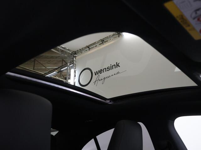 Mercedes-Benz CLA-KLASSE 180 Star Edition AMG Line | Panorama-schuifdak | Achteruitrijcamera | Dode hoek | Stoelverwarming | Sfeerverlichting