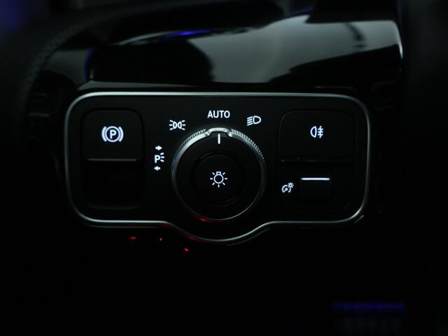 Mercedes-Benz CLA-KLASSE Shooting Brake 250 e Business Solution AMG | Trekhaak | AMG Line Plus pakket | Nightpakket | Parkeerpakket met 360°-camera | EASY PACK achterklep | Head-up display | Dodehoekassistent | Verwarmde stoelen vooraan |