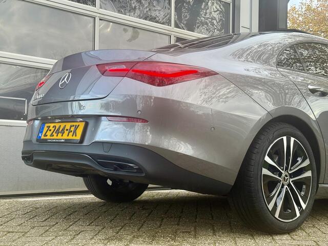 Mercedes-Benz CLA-KLASSE 180 | Panoramadak | Nightpakket |