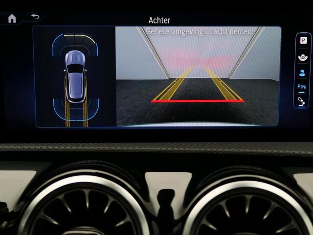 Mercedes-Benz CLA-KLASSE Shooting Brake 250 e AMG Plug-In Hybride AMG Line | Night Pakket | Trekhaak | Sfeerverlichting | Ledkoplampen | Achteruitrijcamera | KeyLess-Go. Inclusief 24 maanden MB Certified garantie voor Europa.