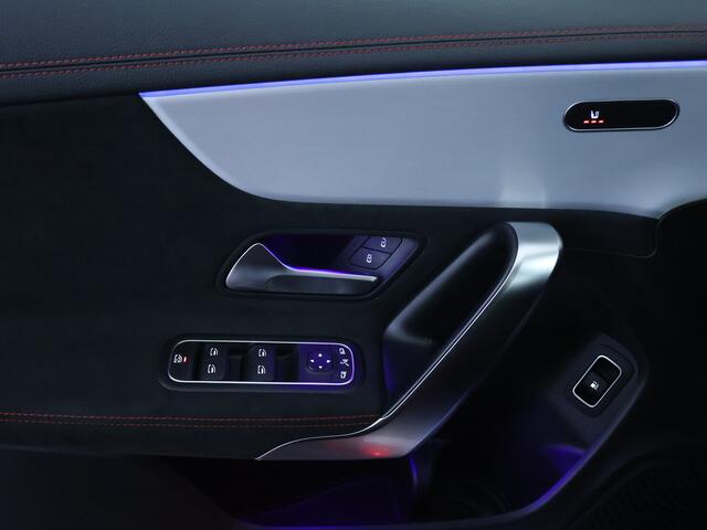 Mercedes-Benz CLA-KLASSE Shooting Brake 250 e Business Solution AMG Nightpakket | Panoramadak | Sfeerverlichting | Keyless Go | Parkeerpakket met Camera | LED | Inclusief 24 maanden Mercedes-Benz Certified garantie voor Europa.