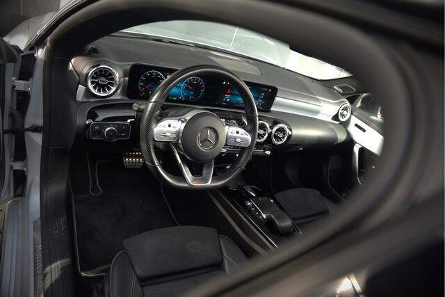 Mercedes-Benz CLA-KLASSE Shooting Brake 250 e Edition | AMG Line | Panoramadak | Stoelverwarming | Camera | Keyless | Ambiance Verlichting | Cruise Control | Multibeam LED | BTW |