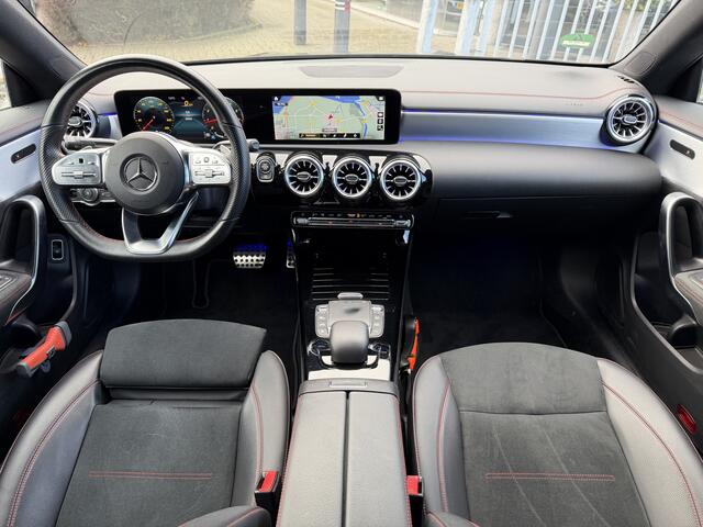 Mercedes-Benz CLA-KLASSE 200 AMG Line Premium Trekhaak | Stoelverw. | Camera |