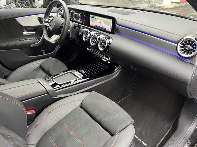 Mercedes-Benz CLA-KLASSE Shooting Brake 180 Star Edition AMG Line Pano HUD Elc Stoelen