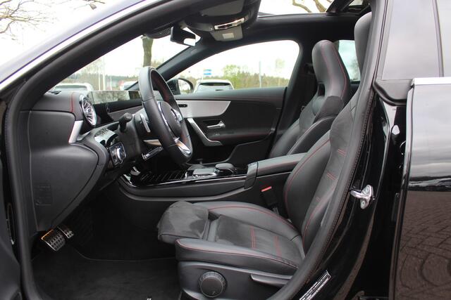 Mercedes-Benz CLA-KLASSE 250 e Business Solution AMG Limited / Panoramadak / Camera / Sfeerverlichting / CarPlay / 18'' / Navigatie / Stoelverwarming / DAB / Cruise Control