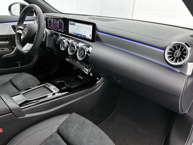 Mercedes-Benz CLA-KLASSE Shooting Brake 250 e Business Solution AMG | AMG Line Plus pakket | Trekhaak | Antidiefstalpakket GUARD 360° Plus | Smartphone-integratie | Nightpakket | 19" AMG velgen | Head-up display |