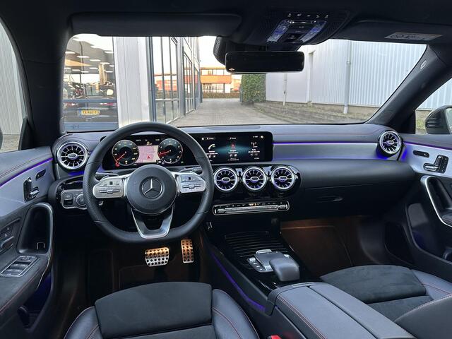 Mercedes-Benz CLA-KLASSE 200 Business Solution AMG | Pano-Dak/Sfeer/Memory/Keyless/Camera