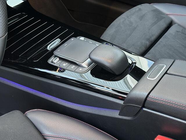 Mercedes-Benz CLA-KLASSE 200 Business Solution AMG | Pano-Dak/Sfeer/Memory/Keyless/Camera