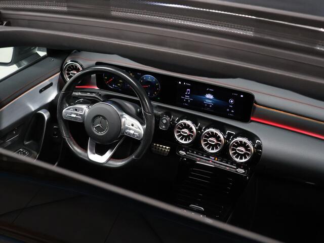 Mercedes-Benz CLA-KLASSE 200 Premium Plus [SCHUIFKANTELDAK, BURMESTER SOUND, APPLE CARPLAY, ANDROID, SFEERVERLICHTING, CAMERA, STOELVERWARMING, LEDVERLICHTING, CRUISE, CLIMATE, NIEUWSTAAT]