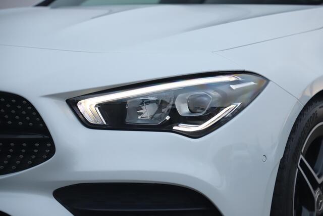 Mercedes-Benz CLA-KLASSE 200 Business Solution AMG Night 164PK Automaat Panoramadak Sfeerverlichting Widescreen 18 inch Navigatie Carplay Camera Full LED Stoelverwarming