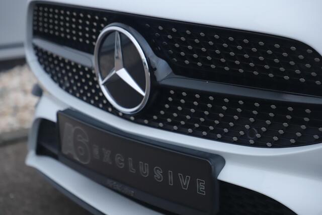 Mercedes-Benz CLA-KLASSE 200 Business Solution AMG Night 164PK Automaat Panoramadak Sfeerverlichting Widescreen 18 inch Navigatie Carplay Camera Full LED Stoelverwarming