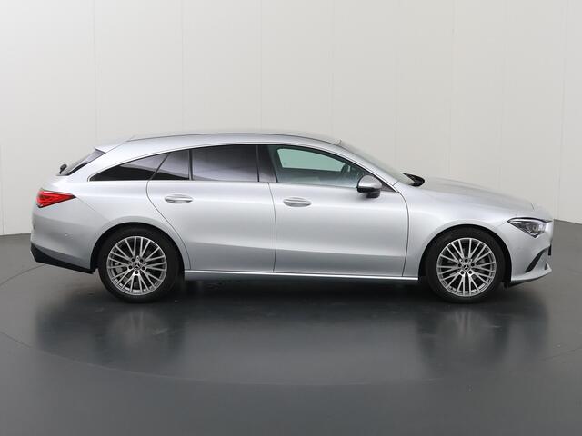 Mercedes-Benz CLA-KLASSE Shooting Brake 180 Luxury Line | Stoelverwarming | Premium Pack | Distronic | Multibeam | Achteruitrijcamera |