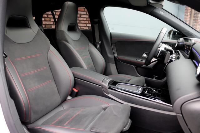 Mercedes-Benz CLA-KLASSE Shooting Brake 250 e AMG Line | Facelift | Panoramadak | Distronic+ | Memory | Trekhaak | Advanced Sound System | Keyless Go | Verwarmd Stuurwiel | Augmented Reality |