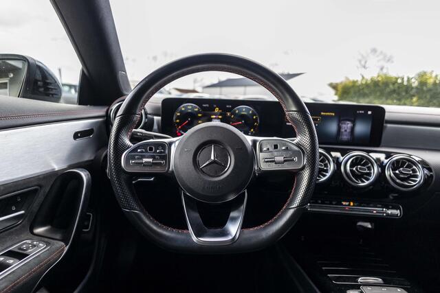 Mercedes-Benz CLA-KLASSE 180 Business Solution AMG | Night | Camera | Sfeer