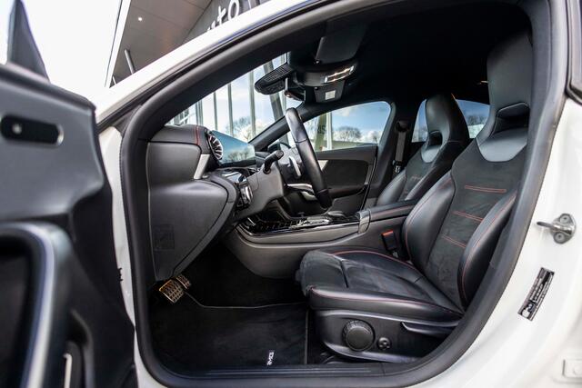 Mercedes-Benz CLA-KLASSE 180 Business Solution AMG | Night | Camera | Sfeer