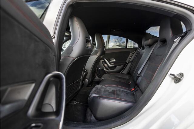 Mercedes-Benz CLA-KLASSE 180 Business Solution AMG | Night | Camera | Sfeer
