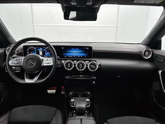 Mercedes-Benz CLA-KLASSE 180 AMG-line | 19 inch multispaaks lmv | Sfeerverlichting | Spiegelpakket Inclusief 24 maanden Mercedes-Benz Certified garantie voor Europa.