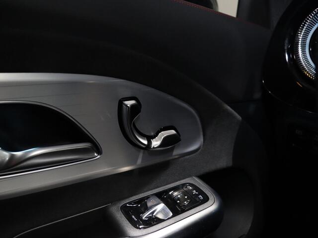 Mercedes-Benz CLA-KLASSE 250+ Launch Edition 85 kWh | Panoramadak | Stoelverwarming | DISTRONIC | Achteruitrijcamera | Dodehoekassistent | Trekhaak |