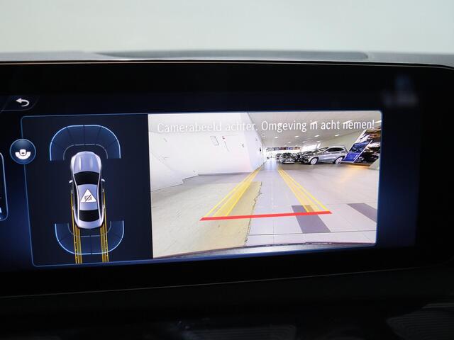 Mercedes-Benz CLA-KLASSE 180 Star Edition AMG Line | Panoramaschuifdak | DISTRONIC | Nightpakket | Achteruitrijcamera |