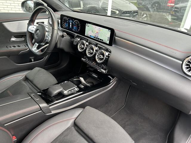 Mercedes-Benz CLA-KLASSE 200 Business Solution AMG | Memorypakket | Stoelverwarming | Panoramadak