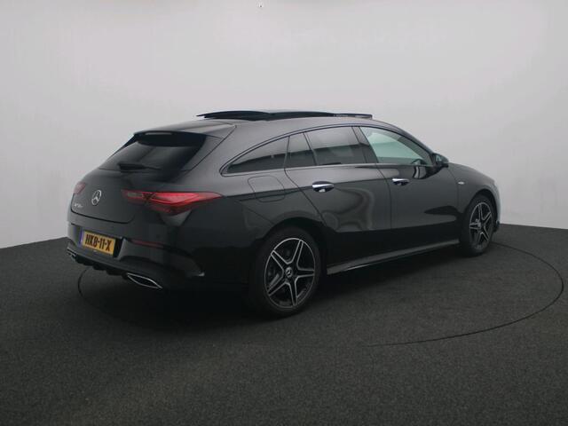Mercedes-Benz CLA-KLASSE Shooting Brake 250 e Business Solution AMG AMG Line | Night Pakket |Panorama Schuif-Kanteldak | Memory Stoelen | Head-up display | Parkeerpakket met 360°-camera. Inclusief 24 maanden Mercedes-Benz Certified garantie voor Europa.