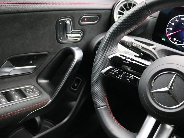 Mercedes-Benz CLA-KLASSE Shooting Brake 250 e Business Solution AMG AMG Line | Night Pakket |Panorama Schuif-Kanteldak | Memory Stoelen | Head-up display | Parkeerpakket met 360°-camera. Inclusief 24 maanden Mercedes-Benz Certified garantie voor Europa.