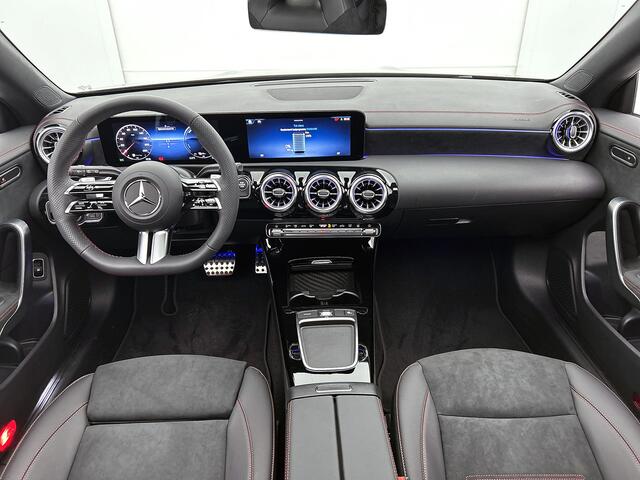 Mercedes-Benz CLA-KLASSE Shooting Brake 250 e Business Solution AMG | Nightpakket | Dodehoekassistent | Panoramaschuifdak | Multibeam LED | EASY PACK achterklep | Sfeerverlichting | Smartphone integratie | KEYLESS-GO comfortpakket |