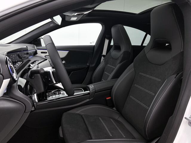 Mercedes-Benz CLA-KLASSE 250 e Business Solution AMG | AMG Line Plus pakket | Trekhaak | Panoramaschuifdak | Head-up display | Memorypakket | Smartphone integratie | Advanced sound system | 360°-camera | 19 inch AMG velgen |