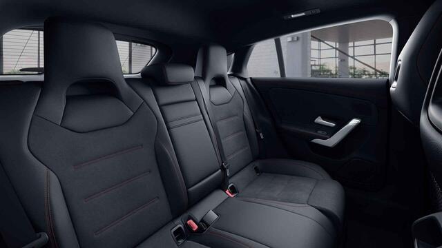 Mercedes-Benz CLA-KLASSE Shooting Brake 250 e AMG Line | Night | Panoramadak | Sfeerverlichting | Stoelverwarming |