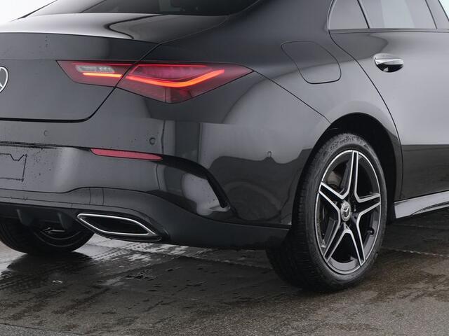 Mercedes-Benz CLA-KLASSE 250 e AMG Plug-In Hybride AMG Line | Night Pakket | Dodehoek Assist | Keyless-Go | Ledkoplampen | Achteruitrijcamera. Inclusief 24 maanden MB Certified garantie voor Europa.