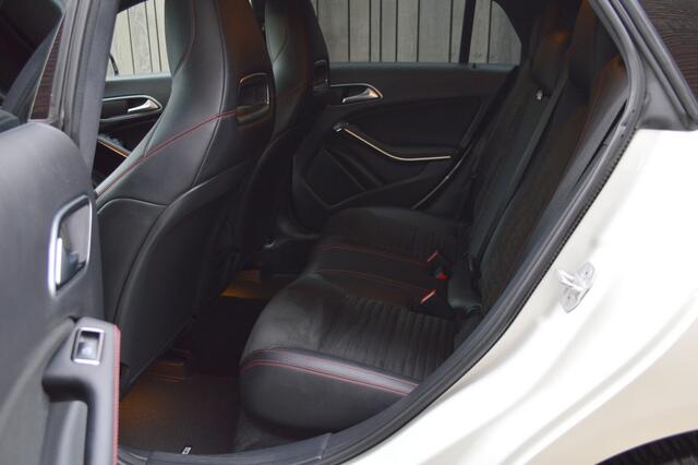 Mercedes-Benz CLA-KLASSE Shooting Brake 180 AMG Night Edition Led Navi Airco Pdc