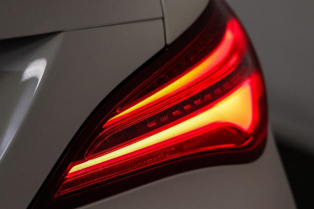 Mercedes-Benz CLA-KLASSE 180 AMG N. Ed. Plus