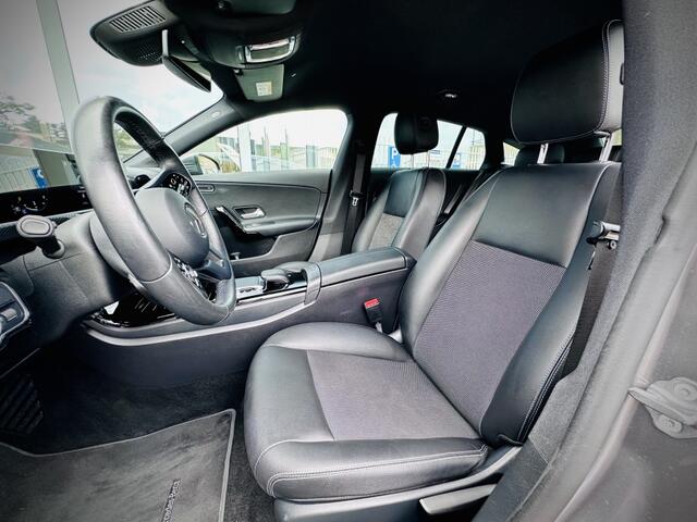 Mercedes-Benz CLA-KLASSE Shooting Brake 180 Advantage / CAMERA / LED / STOELVERWARMING / APPLE + ANDROID