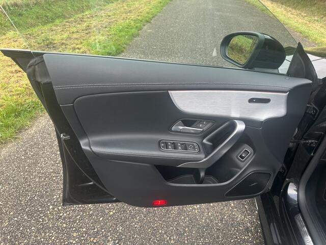 Mercedes-Benz CLA-KLASSE 200 Bus. Sol. AMG