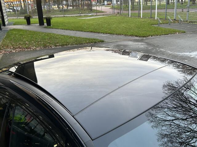 Mercedes-Benz CLA-KLASSE 250e AMG // Memory Stoelen // 360 Camera // Panoramadak // Sfeerverlichting // 19" AMG Velgen // Nightpakket // MultiBeam LED