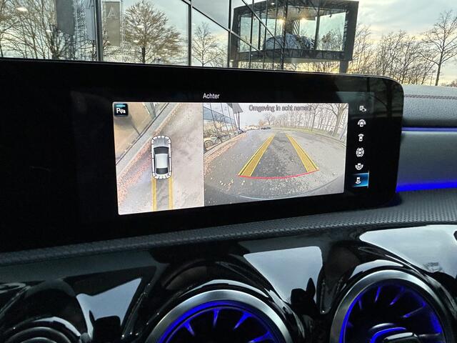 Mercedes-Benz CLA-KLASSE 250e AMG // Memory Stoelen // 360 Camera // Panoramadak // Sfeerverlichting // 19" AMG Velgen // Nightpakket // MultiBeam LED