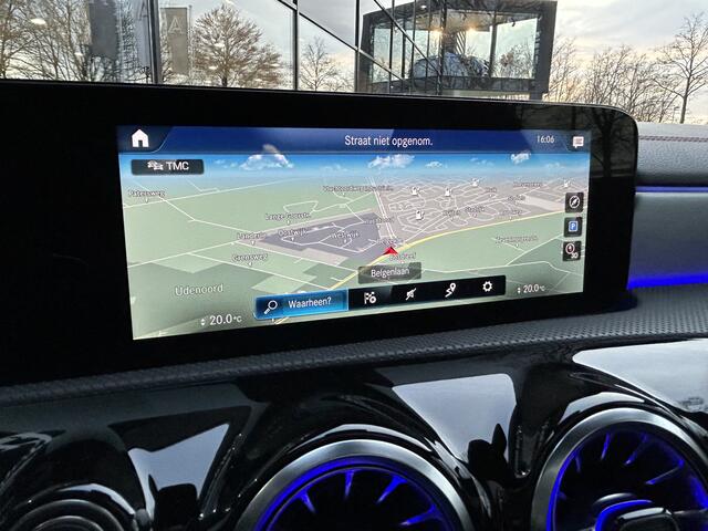 Mercedes-Benz CLA-KLASSE 250e AMG // Memory Stoelen // 360 Camera // Panoramadak // Sfeerverlichting // 19" AMG Velgen // Nightpakket // MultiBeam LED